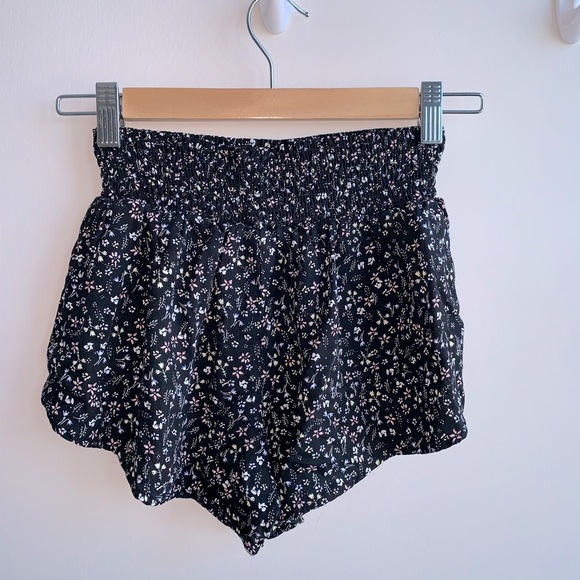 Floral Garage Size S Shorts - Picture 2 of 2